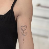 tek çizgi çiçek minimal dövme